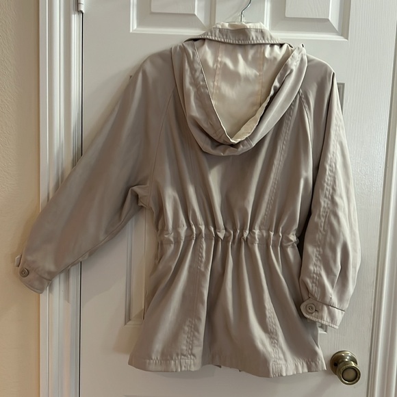 London fog jacket, size Sm. Petite - Picture 9 of 10